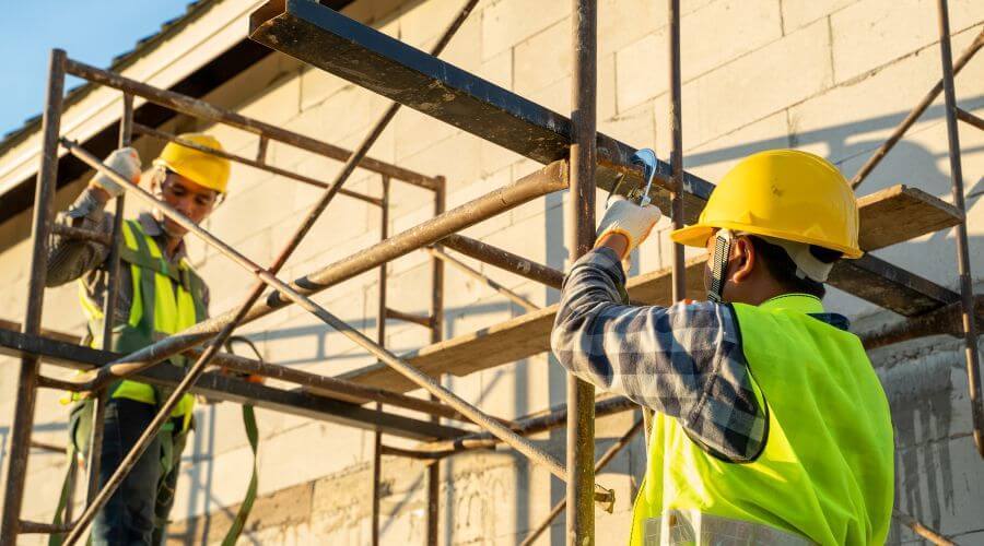 Professional residential roofers in Covington, IN